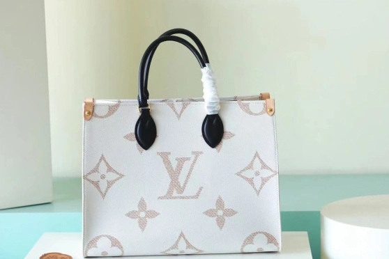 ONTHEGO LOUIS VUITTON MM 0701